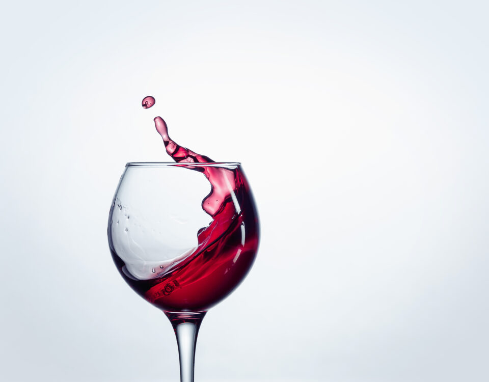Vinho tinto pode melhorar a saúde da coluna?